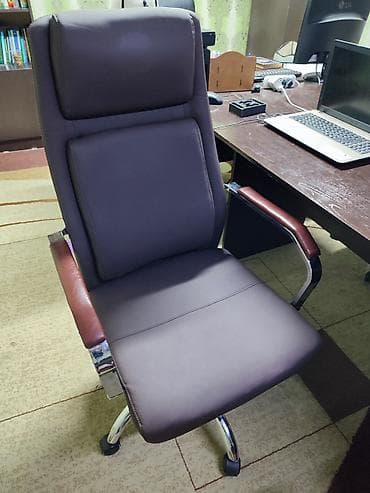 кресло офисные бу: Офисное кресло, Б/у, С колесиками, цвет - Коричневый, Самовывоз, Бесплатная доставка, Платная доставка — 3