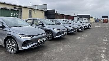 BYD E2: 2025 г., Электромобиль, Лифтбек
