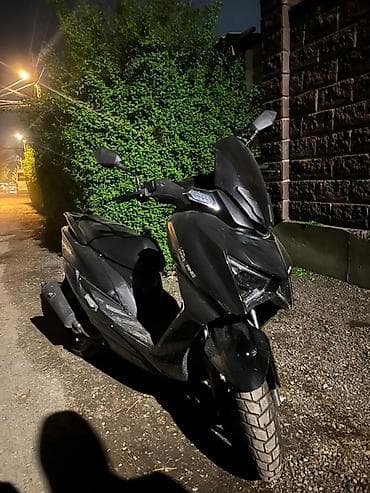 cf moto: Скутер CFMOTO (наклейка CFX RACE на боковине), городской макси-скутер — 1