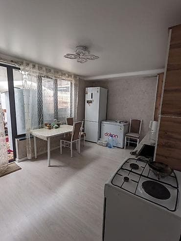 Продается уютный и небольшой дом. Просторный дом с крытым навесом и at lalafo.kg Продается уютный и небольшой дом. Просторный дом с крытым навесом и