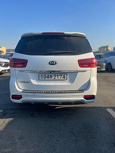 bmw e9: Kia Carnival: 2020 г., 2.2 л, Автомат, Дизель, Минивэн — 5