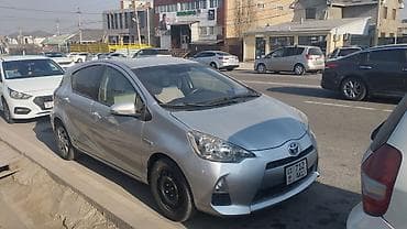 prius plus: Toyota Prius C: 2015 г., 1.5 л, Вариатор, Гибрид, Хэтчбэк — 2
