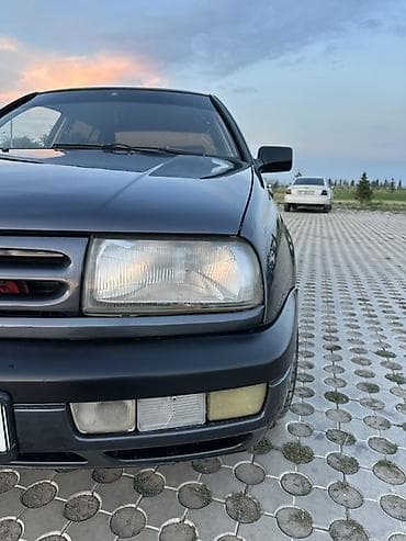 Транспорт: Volkswagen Vento: 1994 г., 1.8 л, Механика, Бензин, Седан — 10