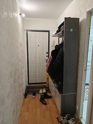 продаю 3х комн кв: 3 комнаты, 60 м², 104 серия, 1 этаж, Евроремонт — 5