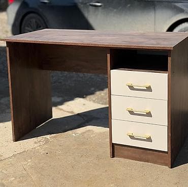 куплю компьютерный стол: Компьютерный стол, С полками — 3