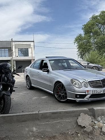 Mercedes-Benz E-Class: 2004 г., 5 л, Автомат, Бензин, Седан