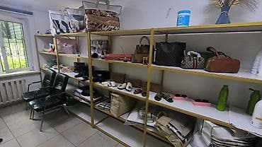Продаю стеллаж(полки) в связи с закрытием, в наличии 2шт, в отличном — 1
