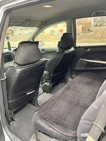 тайота биби: Honda Stream: 2002 г., 2 л, Автомат, Бензин, Минивэн — 9