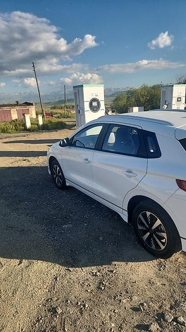 BYD: BYD E2: 2025 г., Автомат, Электромобиль — 1