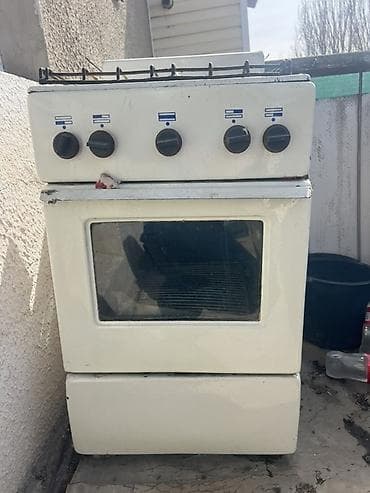 Газовая плита с духовкой, классический белый корпус. Основные