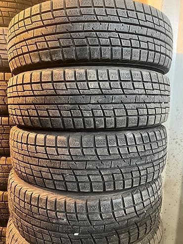 yaris: Продаю зимнюю японскую шину. Размер 175/60R16 подходит на хонда фит — 1