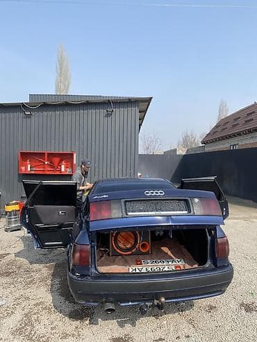 Продажа авто: Audi 80: 1993 г., 2 л, Ручные, Бензин, Седан — 7