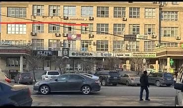 офис с мебелью: Аренда офисов, 37 м², В жилом комплексе, С видом на горы, 1 линия, С отдельным входом — 1