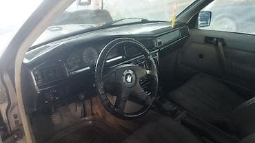 мерседес т 1: Mercedes-Benz 190: 1984 г., 1.8 л, Кол менен иштөөчү, Бензин, Седан — 7