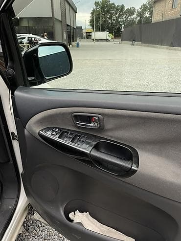Транспорт: Toyota Estima: 2003 г., 3 л, Автомат, Газ, Минивэн — 9