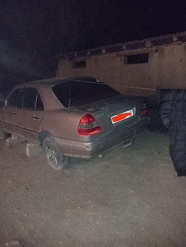 bmw i7: Mercedes-Benz C-Class: 1990 г., Седан — 3