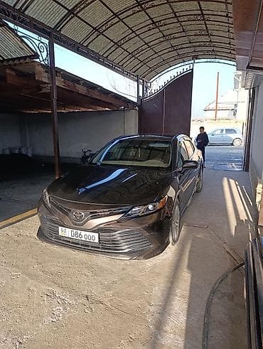Toyota Camry: 2017 г., 2.5 л, Автомат, Бензин, Седан — 2