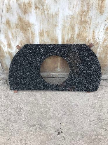 Продаю полочку для саббуфера (буфера), стояла на Тойота Камри