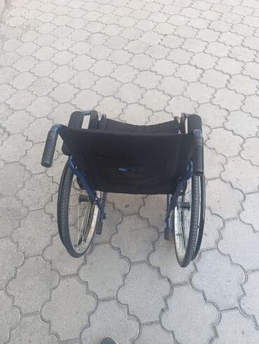 коляска для инвалидов бу: Инвалидная коляска Привозная из Италии 24х дюймовые бескамерные колеса — 2