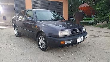 Унаа сатуу: Volkswagen Vento: 1992 г., 1.8 л, Кол менен иштөөчү, Бензин — 1