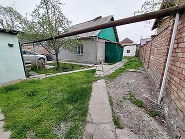 7 микра район: Продаю дом 7.2 соток 4 комнаты 80 квадратов есть две времянки и баня — 5