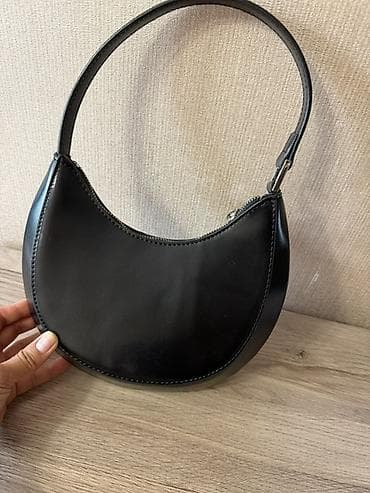 bag: Женская сумка-хобо, черная - Форма: полукруг/«луна» (hobo bag) — 2