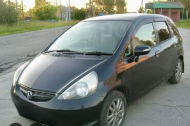 Honda Fit: 2006 г., 1.3 л, Автомат, Бензин, Хэтчбэк