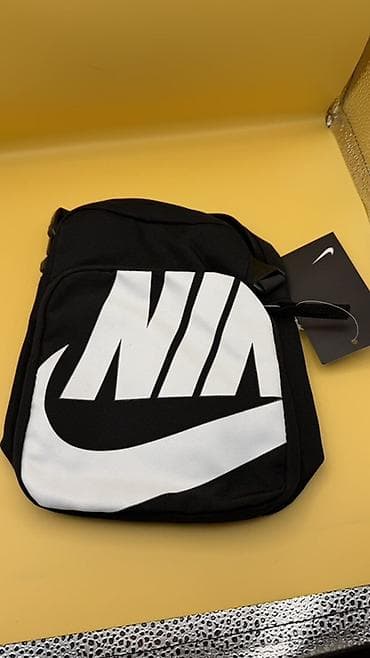сумки для телефонов: Барсетка через плечо Nike (несколько вариантов дизайна) - Компактный — 1