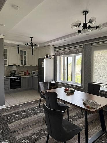 дом кв: Просторный жилой дом с участком и навесом для авто Описание: - — 4