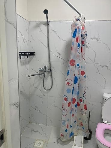 ул западная: Жибек Жолу менен Ростовскаянын кесилишинде бывший зап.автовокзалдын — 4