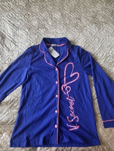 белая ночная сорочка: Пижама новая 
Размер М
Материал хб
Бишкек — 2