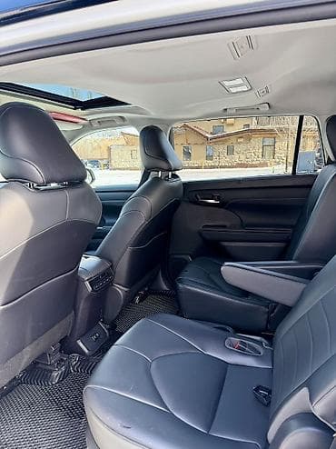 домкрат гидравлический для вытяжки авто: Toyota Highlander: 2021 г., 3.5 л, Автомат, Бензин, Кроссовер — 8