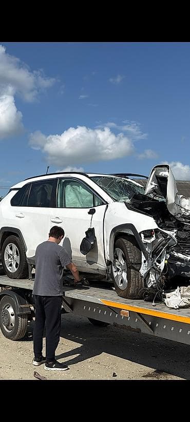 накладки на глушитель: Toyota RAV4: 2021 г., Бензин, Кроссовер — 1