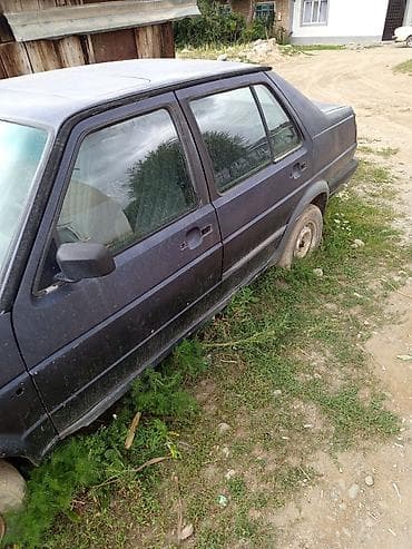вампер спада: Volkswagen Jetta: 1991 г., 1.6 л, Механика, Бензин, Седан — 5