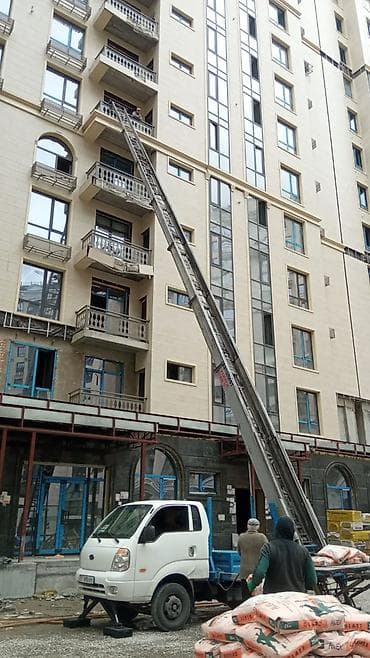full construction: Стрела 62 м, 250 т — 3