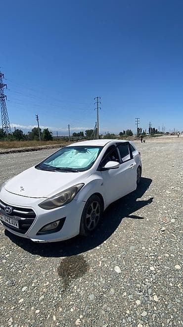 hundai i40: Hyundai i30: 2016 г., 1.6 л, Механика, Бензин, Универсал — 1