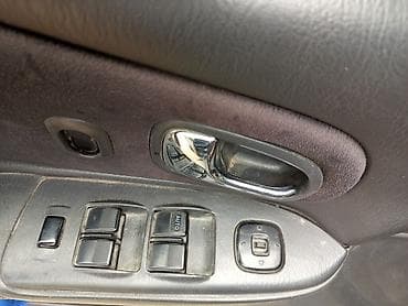 мазда крыло: Mazda Familia: 2001 г., Бензин, Седан — 10