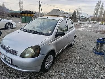 тайота в: Toyota Yaris: 2000 г., 1.3 л, Автомат, Бензин, Хэтчбэк — 1