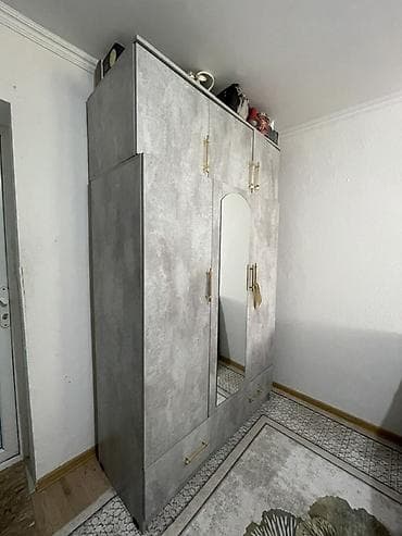 Шкафтар: Шкаф сатылат. Жаңы эле алынган, абалы эң сонун. Кең, абдан сыйымдуу — 1