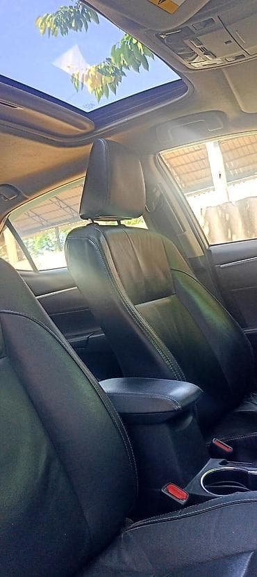 camry 5: Toyota Corolla: 2019 г., 1.8 л, Автомат, Гибрид, Седан — 1