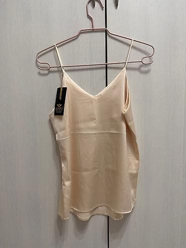 Майка атлас новый, размер 42 либо S цена 400 сом