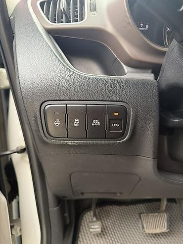 рх 350: Kia Ray: 2017 г., 1 л, Автомат, Газ, Минивэн — 7