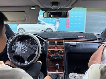 мерс унверсал 210: Mercedes-Benz : 1998 г. — 10