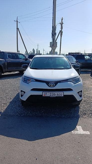 prius v: Toyota RAV4: 2018 г., Кроссовер — 4