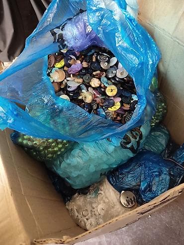 утюг для швейного цеха: Продам 2 швейные советские машинки. фурнитура в подарок. Самовывоз!!! — 3