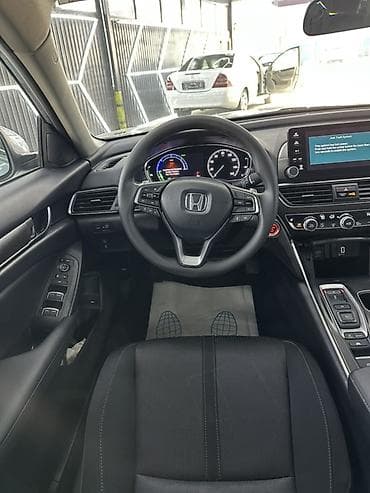mini car: Honda Accord: 2019 г., 2 л, Вариатор, Гибрид, Седан — 8