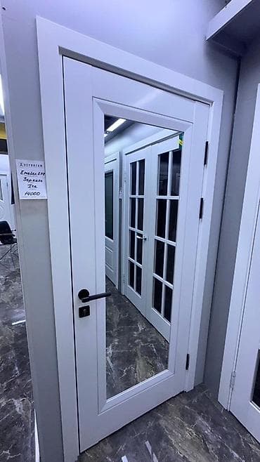 дверь с зеркалом: Межкомнатная дверь с зеркалом на полотне - Цвет: белый (эмаль). - — 1