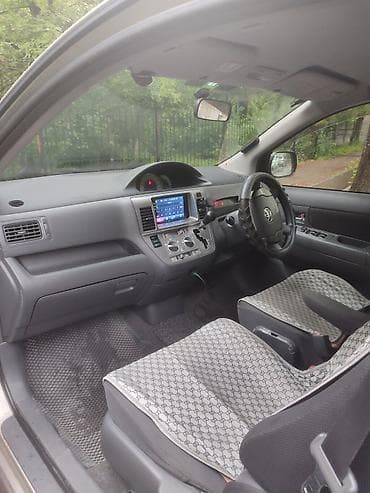 step 2: Toyota Raum: 2003 г., 1.5 л, Автомат, Бензин, Минивэн — 9