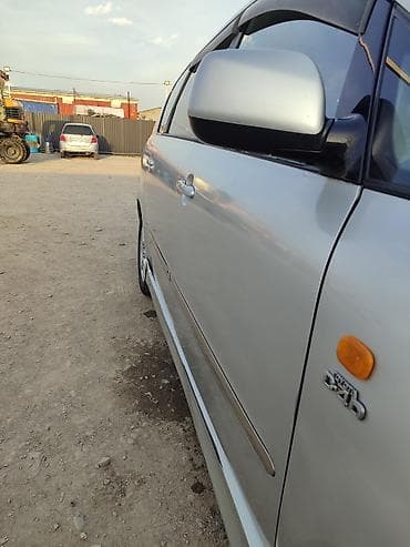 Toyota Verso: 2002 г., 2.4 л, Автомат, Бензин, Минивэн — 8