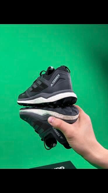 Спецодежда: Кроссовки, 39, 38.5, Adidas, Новый, цвет - Черный, Бесплатная доставка — 10